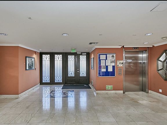 3rd image of 722 S Oxford Ave APT 303