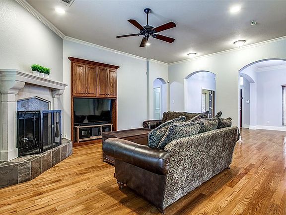 5th image of 2407 Saddlewood Ct