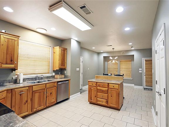 5th image of 47013 Rivergate Dr