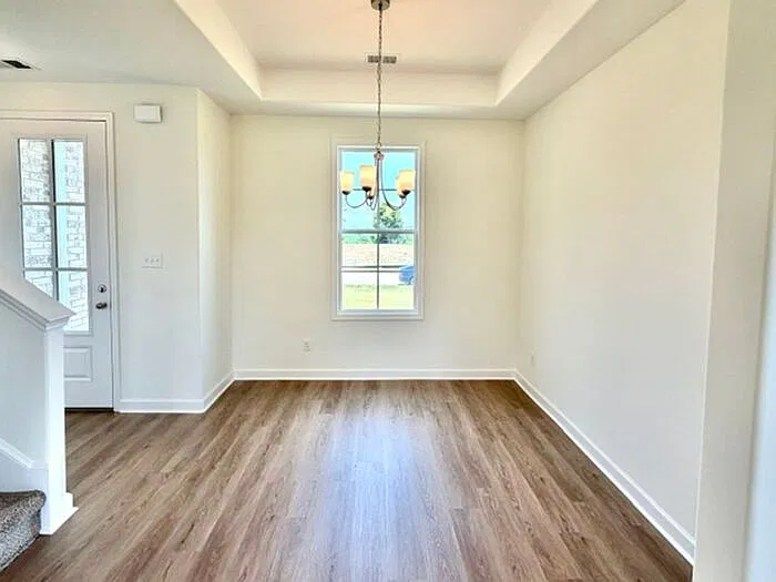 4 bed, 2.5 bath, 1957 sqft, $1,965 — Photo 3