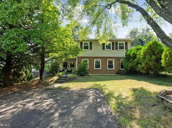 216 N Lincoln Ave, Sterling, VA 20164