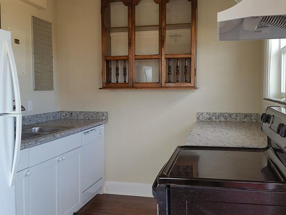 5th image of 102 State Ave APT 201