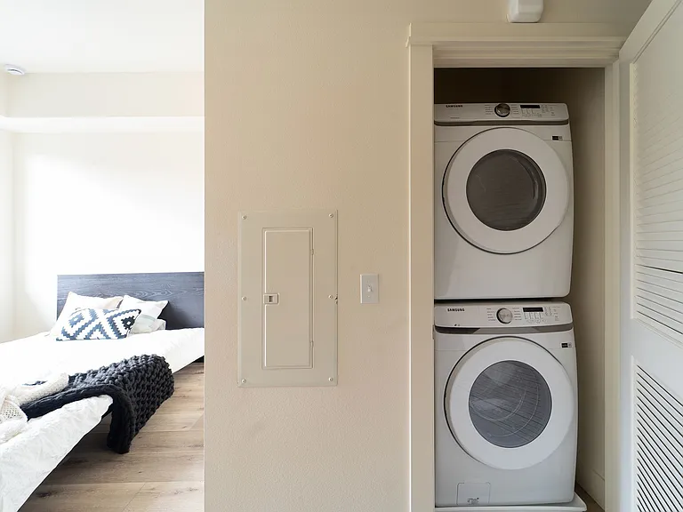 Capitol Hill Apartments — Photo 7