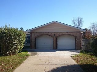 7325 Yosemite Dr, Lincoln, NE 68507