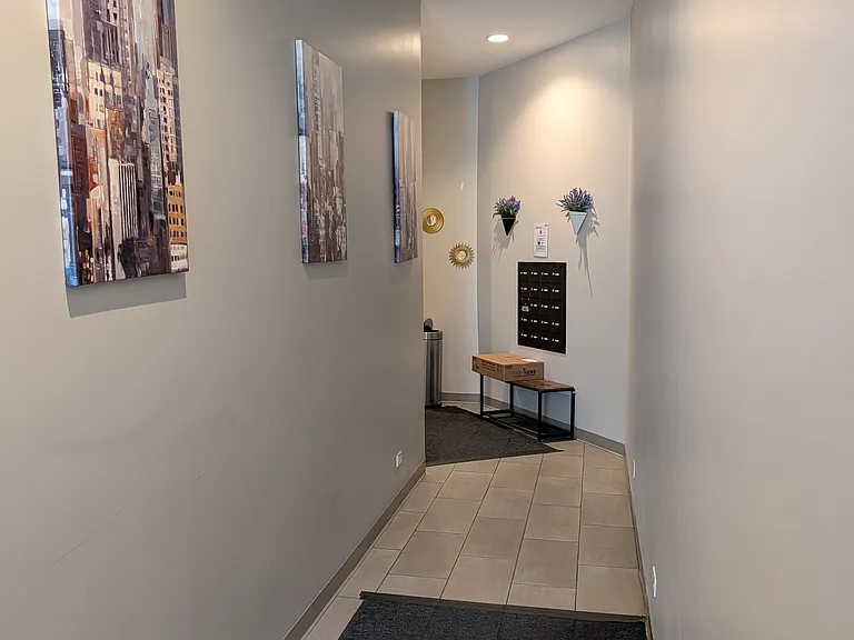3122 N Broadway St #402 — Photo 8