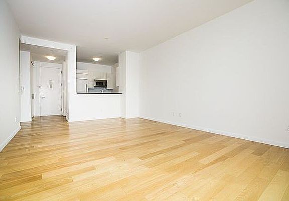 3rd image of 4630 Center Blvd APT 509