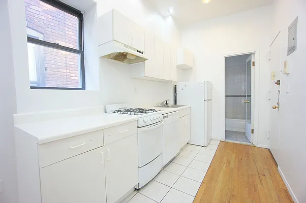 Rented by Compass | media 9