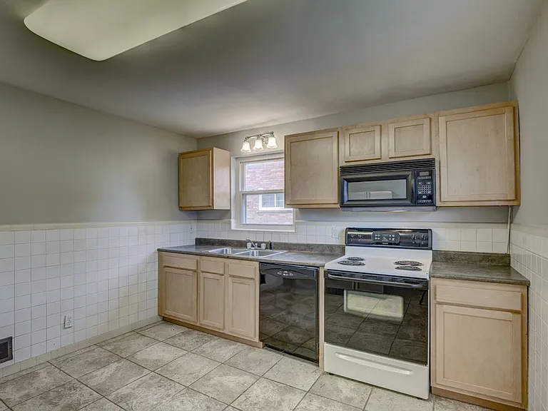 5739 Cheviot Rd #1 — Photo 8