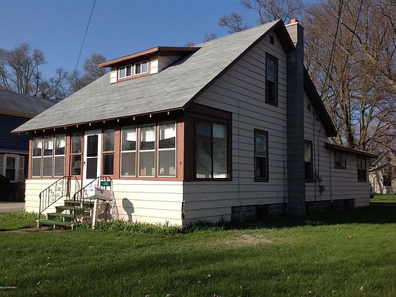 2nd image of 435 E Allegan St