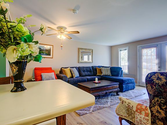 4th image of 98 Washington Rd #23