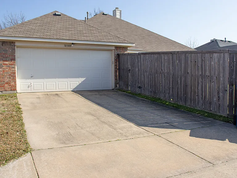 10305 Bent Tree Dr — Photo 20