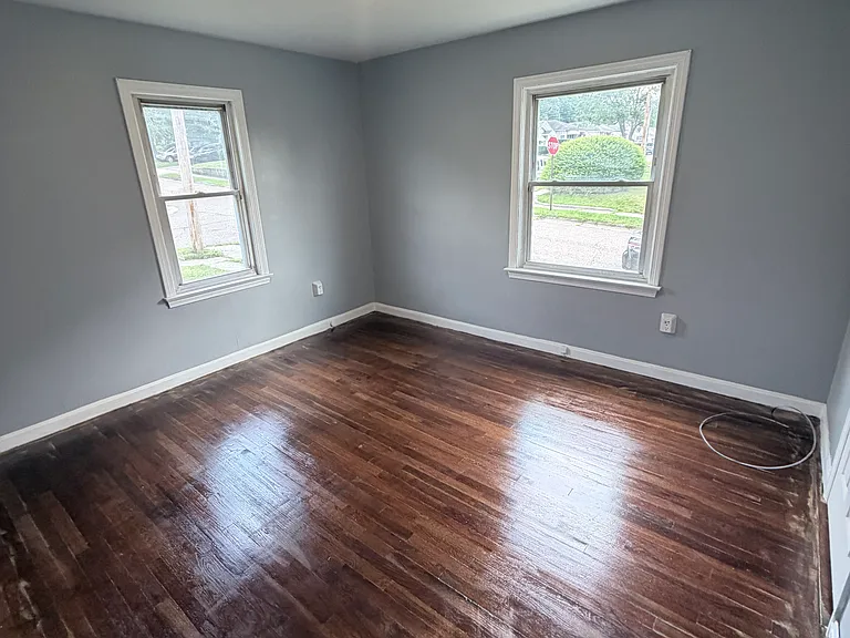 1172 Greenwood Ave — Photo 2