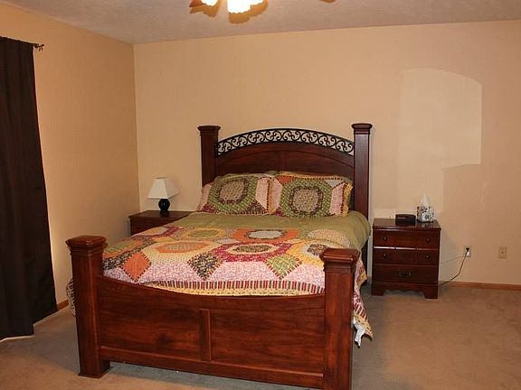 3rd image of 7501 Erin Ct