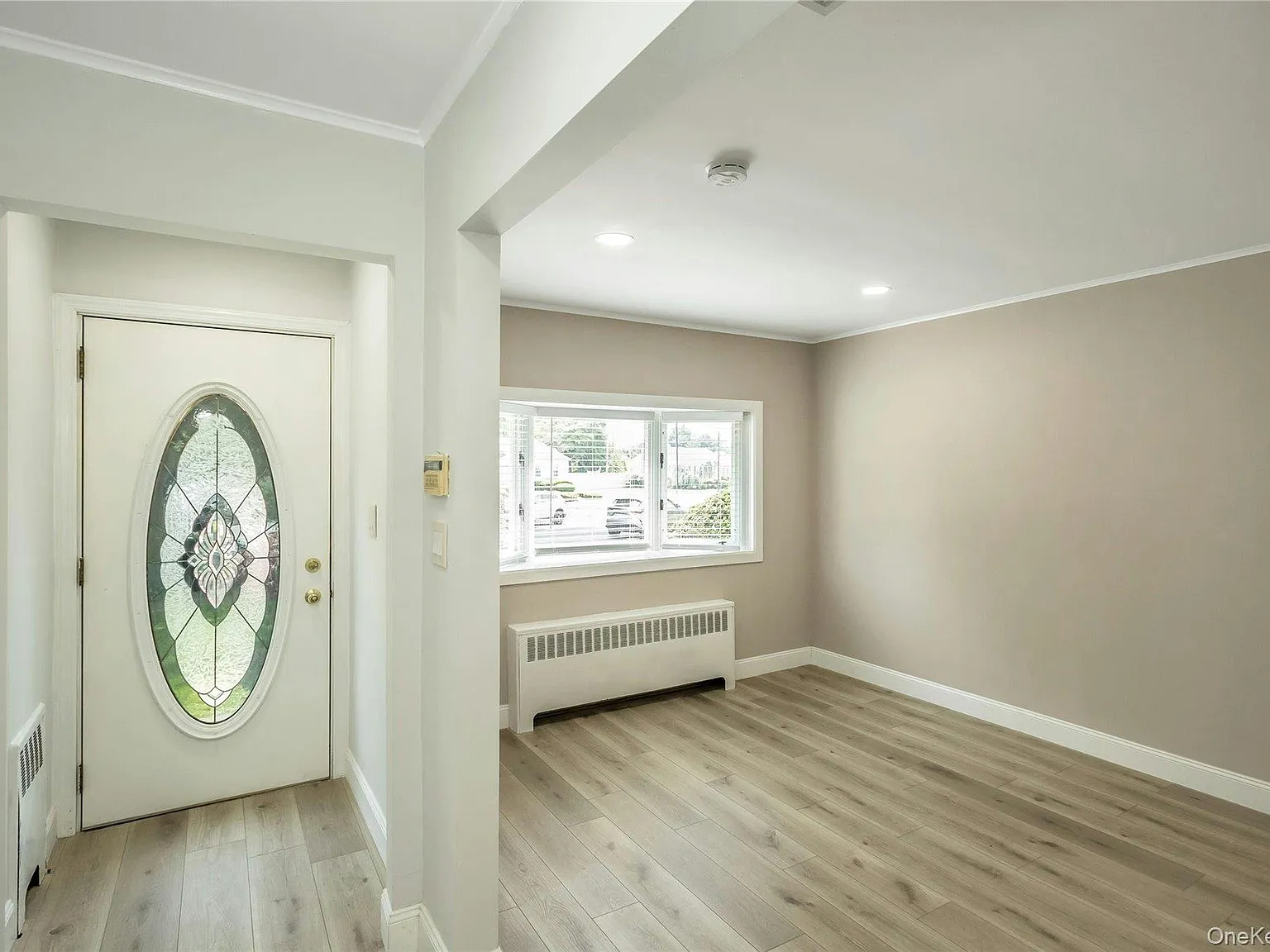 3 bed, 2.0 bath, 1004 sqft, $4,800 — Photo 4