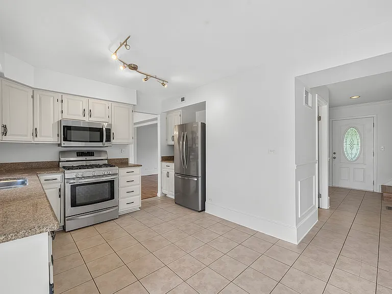 2158 Countryside Cir — Photo 17