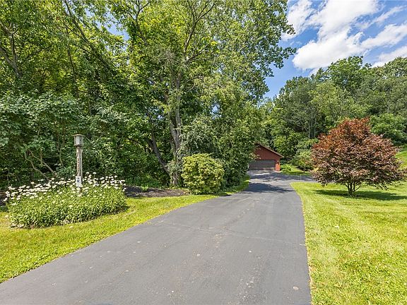 3rd image of 7227 Hertfordshire Way