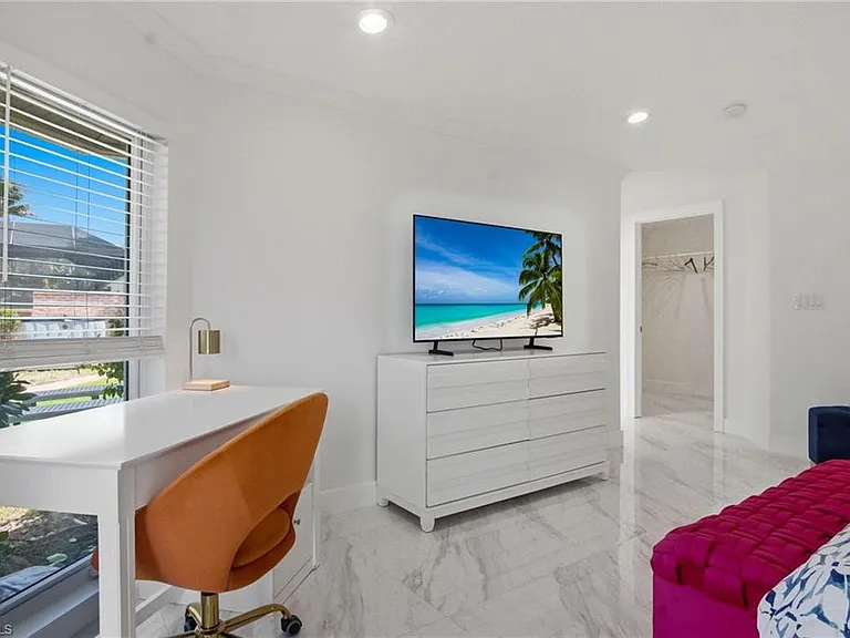455 Bayside Ave — Photo 12