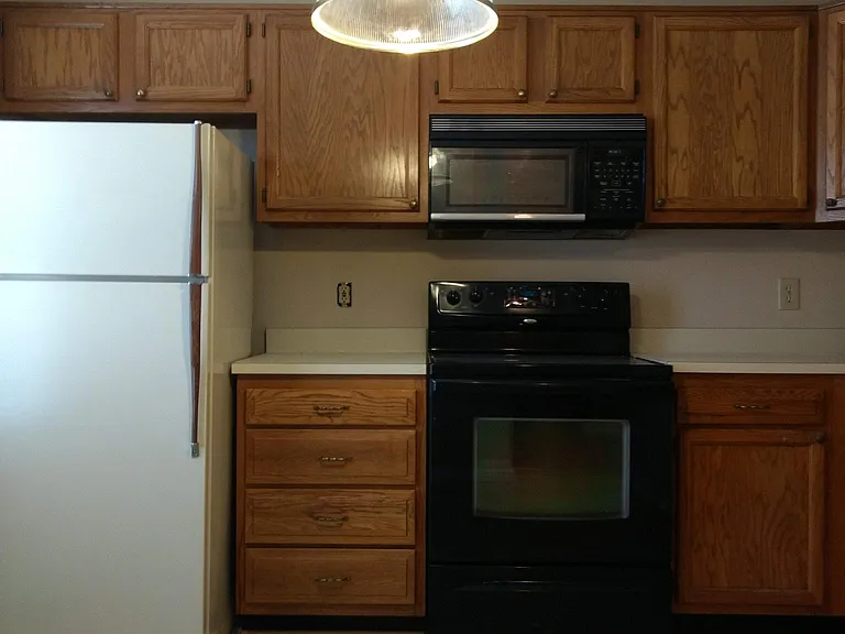 507 Mews Ct — Photo 3