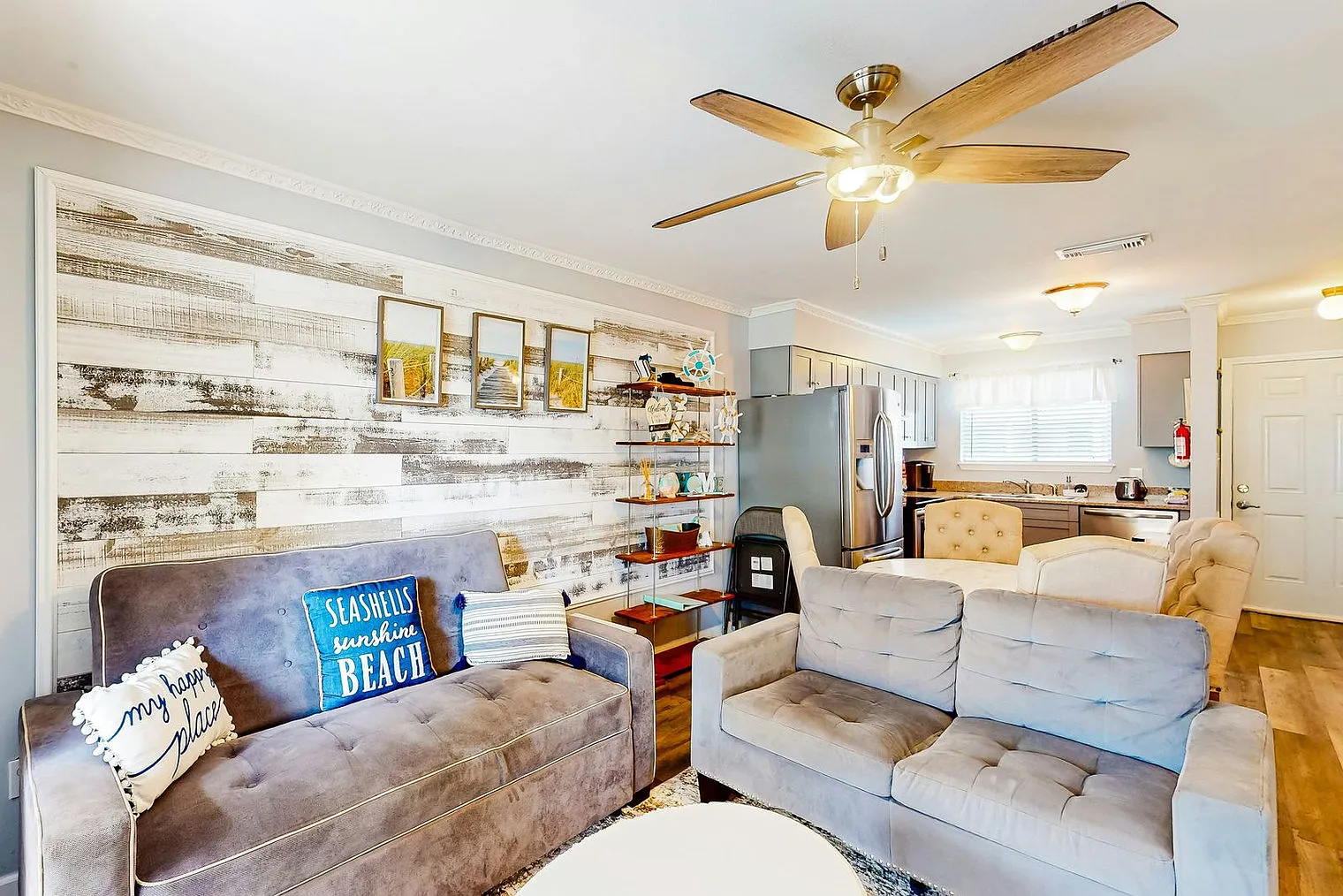 2 bed, 2.0 bath, 893 sqft, $1,935 — Photo 3