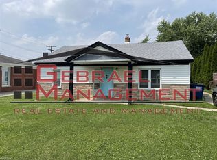 30064 Ann Arbor Trl, Westland, MI 48185