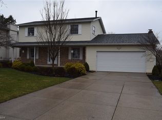 861 Promenade Cir, Barberton, OH 44203