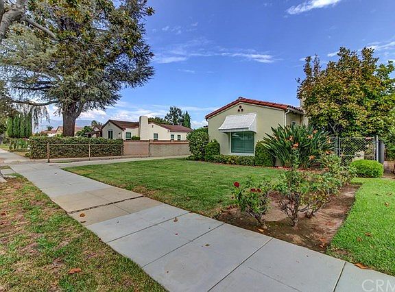 3rd image of 1016 S Sierra Vista Ave