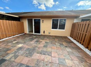 6751 NW 193rd Ln, Hialeah, FL 33015