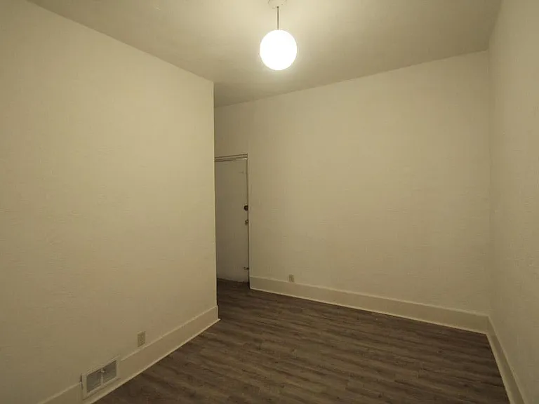 419 Peebles St #1 — Photo 3