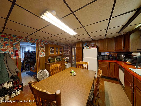 3rd image of 314 Railroad Ave