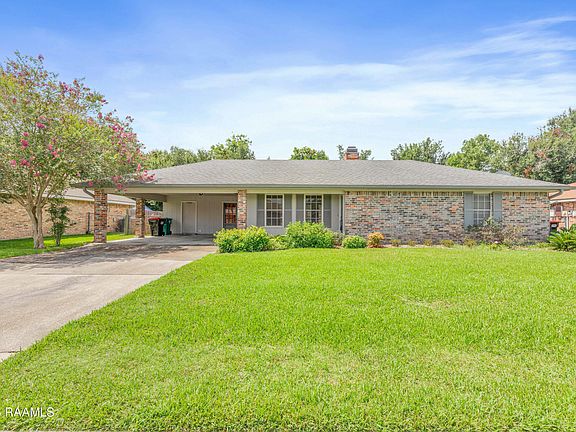 2nd image of 809 W Bonaire Dr