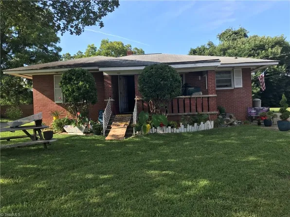 110 E Hill St, Graham, NC 27253