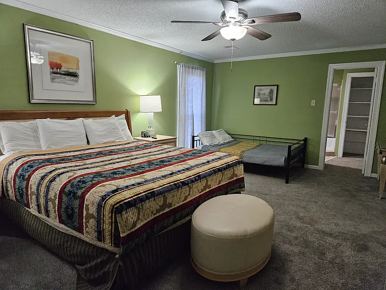 2566 Vauxhall Pl — Photo 27
