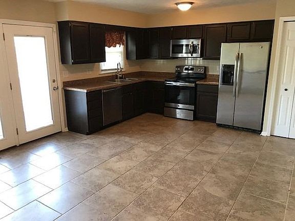 5th image of 3704 Forest Green Dr