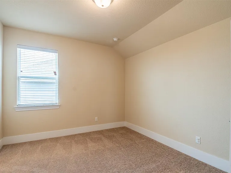 19015 Yellowstone Landing Ct — Photo 36