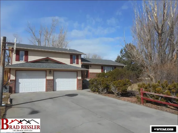 1006 Cardiff, Casper, WY 82609