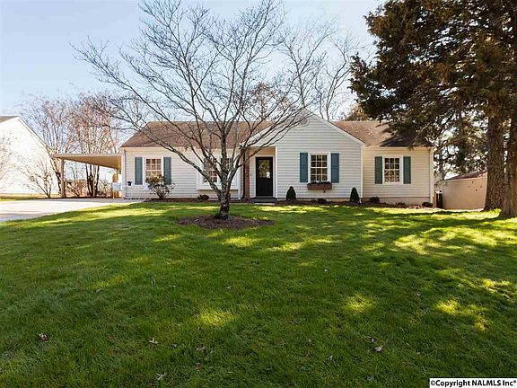 2nd image of 106 Cottonwood Trl