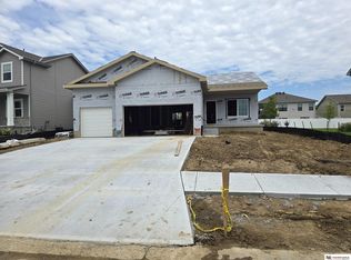 17612 Scott St, Bennington, NE 68007