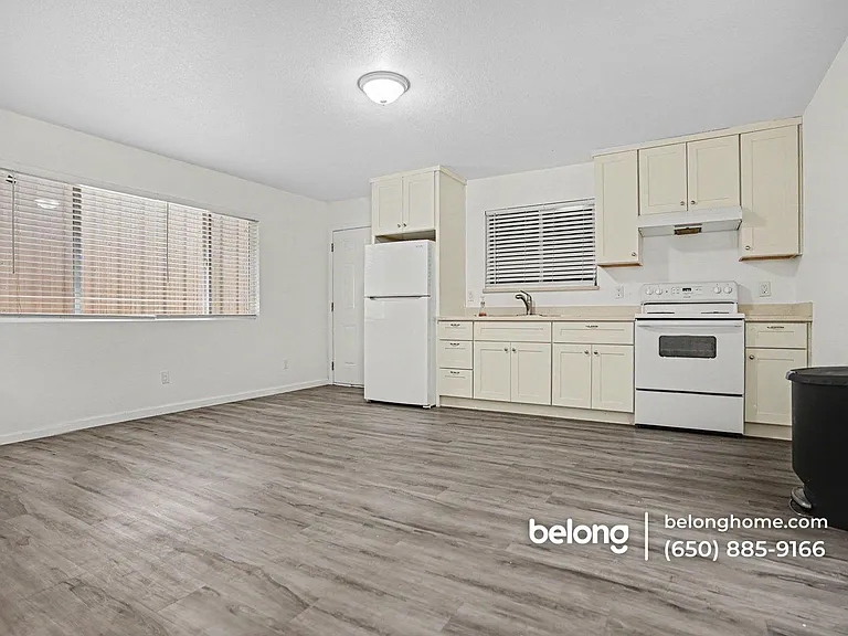 26792 Clarkford St — Photo 5