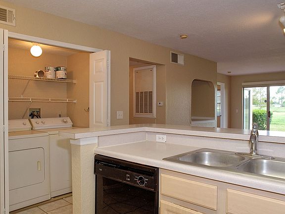 5th image of 13827 Fairway Island Dr APT 1215