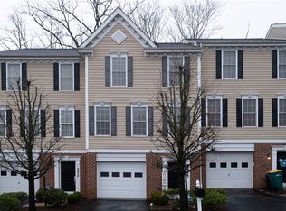 235 Persimmon Ln, Canonsburg, PA 15317