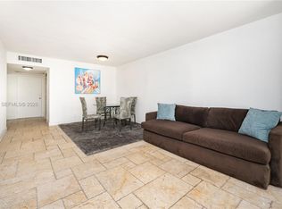 701 Three Islands Blvd APT 206, Hallandale, FL 33009