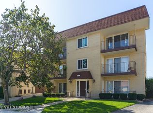 6551 W Bittersweet Pl, Chicago, IL 60634