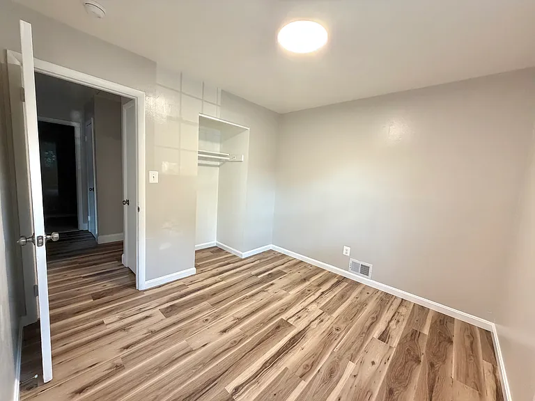 13015 Parkland Dr — Photo 4