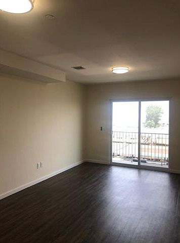 2nd image of 11510 Rockaway Beach Blvd