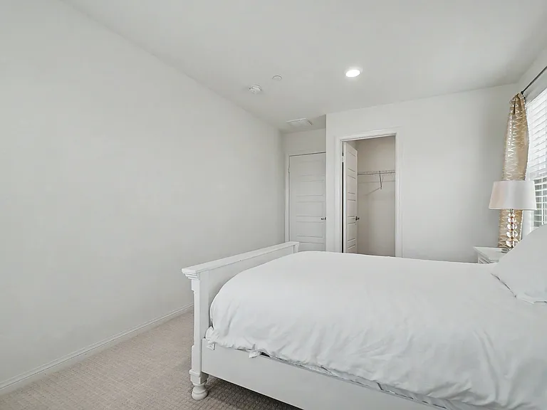 821 Parisa Pl — Photo 38