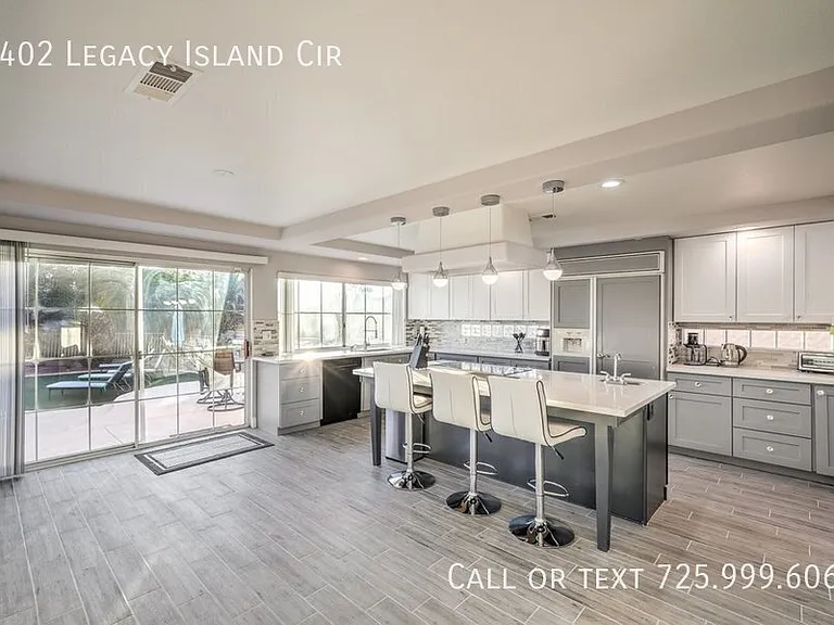 2402 Legacy Island Cir — Photo 4