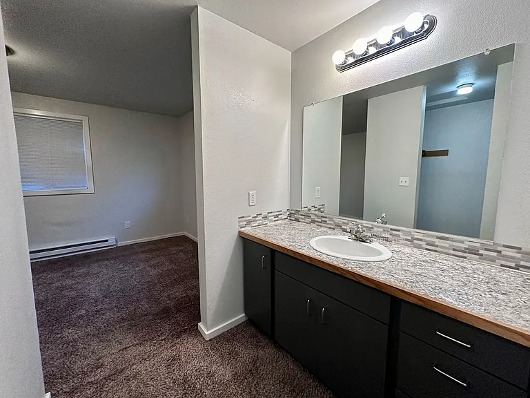 413 SE Maylor St — Photo 20