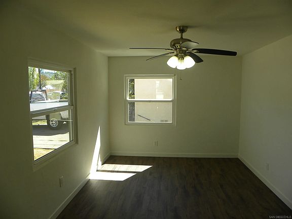 4th image of 652 S Orange Ave