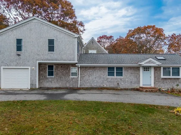 1 Winthrop Dr, East Falmouth, MA 02536