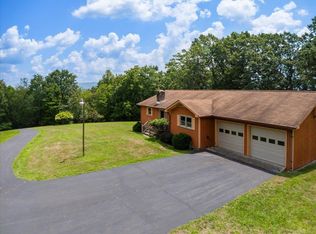 3040 Hawks Nest Ln, Draper, VA 24324